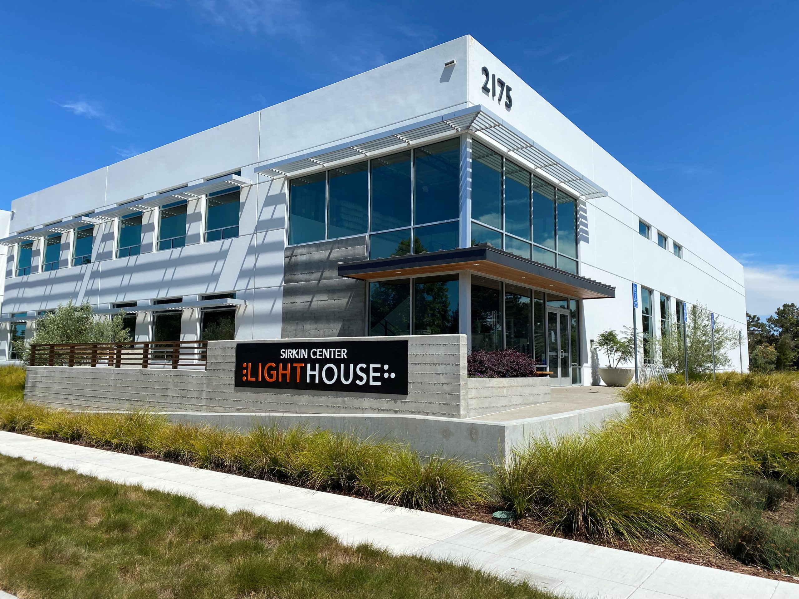 Image of the exterior Sirkin Center building in Alameda, CA